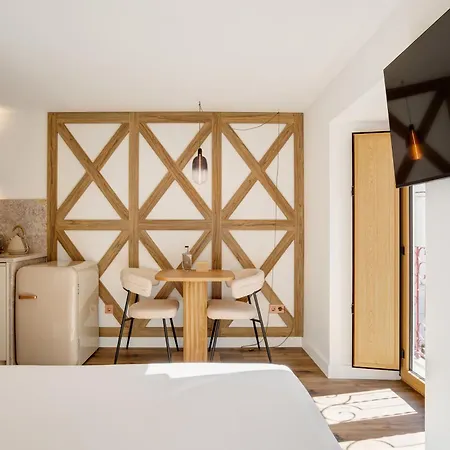 Graca Sunny - Historic Lisbon