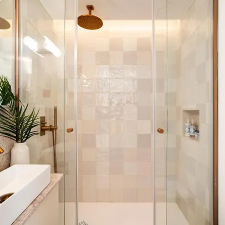 Graca Gate - Mouraria Bright Apartment Lisbon